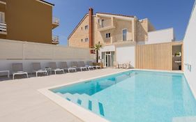 Villa Miki